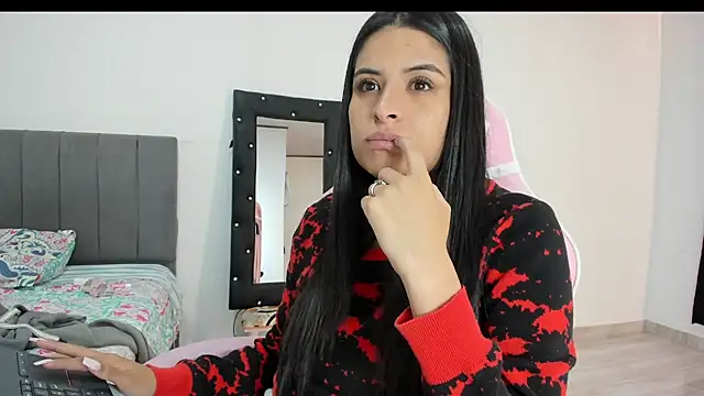 Snapshot of _elektrah chatting on 02.19.25 elektrah online show from 02.19.25