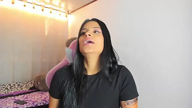 Snapshot of _elektrah chatting on 09.12.25 elektrah online show from 09.12.25