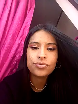 Snapshot of _elektrah chatting on 10.02.25 elektrah online show from 10.02.25