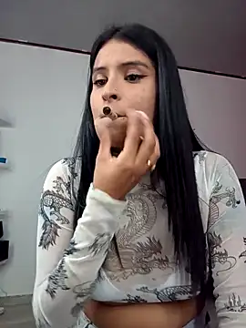 Snapshot of _elektrah chatting on 10.09.25 elektrah online show from 10.09.25