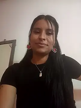 Snapshot of _elektrah chatting on 10.31.25 elektrah online show from 10.31.25