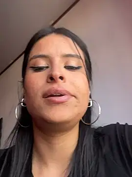 Snapshot of _elektrah chatting on 05.27.26 elektrah online show from 05.27.26