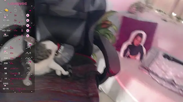 mily thomson b  online show from 10.11.25