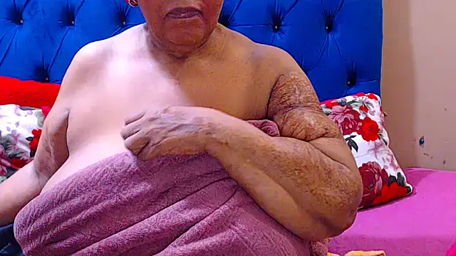 ebonycandy10 online show from 11.30.25