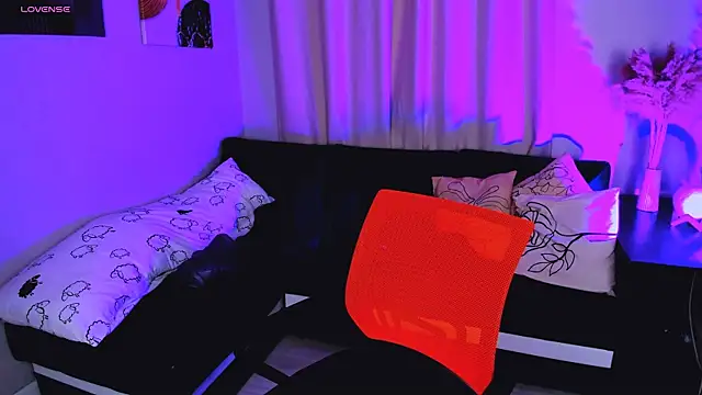 Snapshot of Lily_xBabe chatting on 09.28.25 Lily xBabe online show from 09.28.25