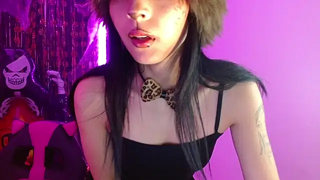 Kind Scarlett online show from 10.29.25