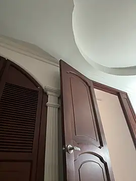 Snapshot of emiss_ chatting on 02.16.25 emiss online show from 02.16.25