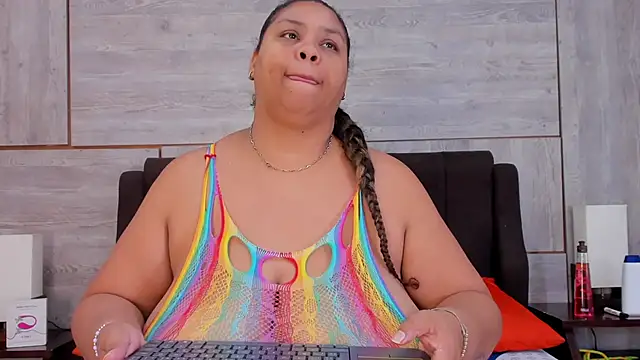 Snapshot of Lynn_Jones chatting on 01.16.25 Lynn Jones online show from 01.16.25