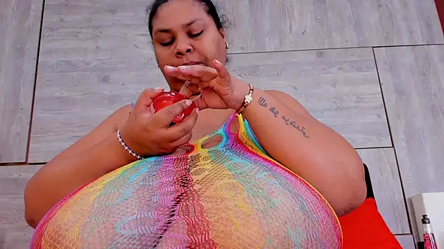 Snapshot of Lynn_Jones chatting on 01.16.25 Lynn Jones online show from 01.16.25