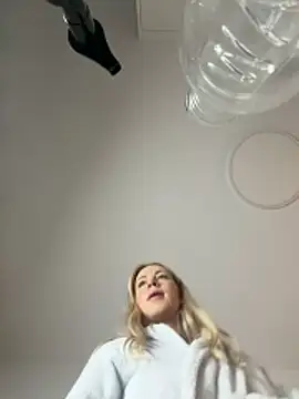 Snapshot of streetdoll chatting on 02.08.26 streetdoll online show from 02.08.26