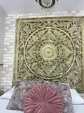 ThaniaJones online show from 03.17.26