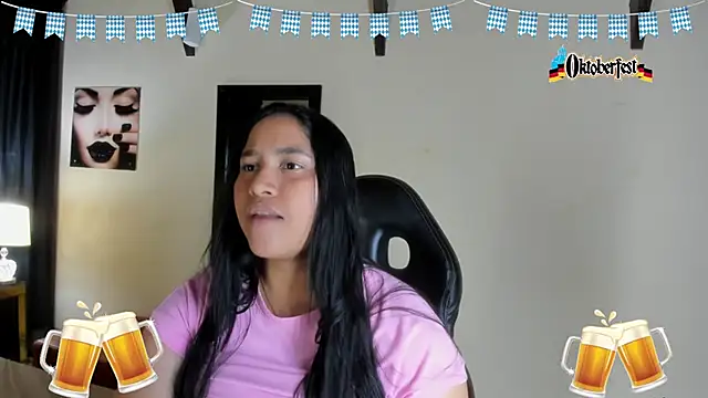 Snapshot of EmiliWilliams chatting on 09.24.25 EmiliWilliams online show from 09.24.25