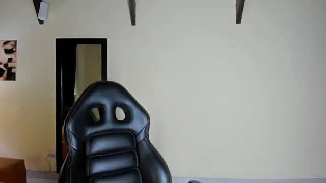 Snapshot of EmiliWilliams chatting on 09.30.25 EmiliWilliams online show from 09.30.25