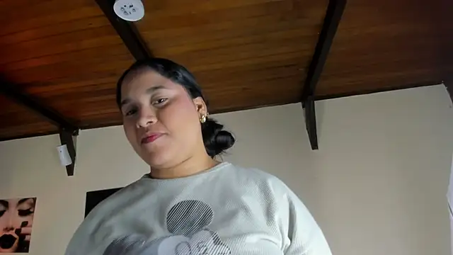 Snapshot of EmiliWilliams chatting on 11.14.25 EmiliWilliams online show from 11.14.25