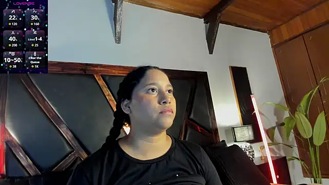Snapshot of EmiliWilliams chatting on 04.24.26 EmiliWilliams online show from 04.24.26