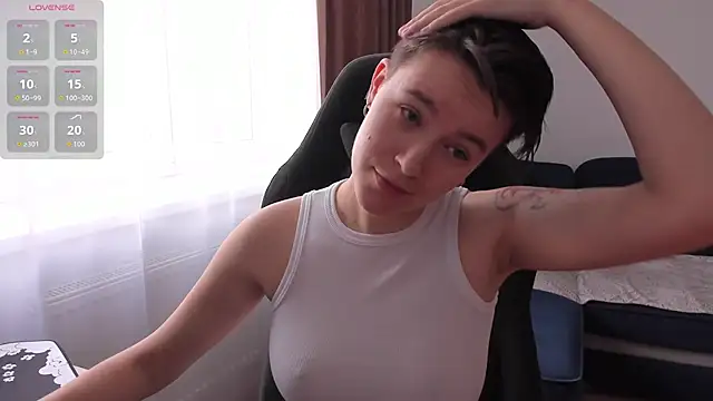 Snapshot of JessieFlower chatting on 11.15.25 JessieFlower online show from 11.15.25