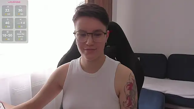 Snapshot of JessieFlower chatting on 06.18.26 JessieFlower online show from 06.18.26