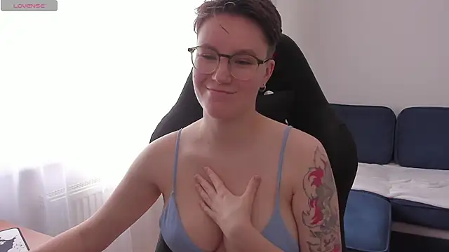 Snapshot of JessieFlower chatting on 06.20.26 JessieFlower online show from 06.20.26