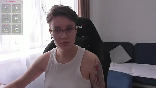 Snapshot of JessieFlower chatting on 06.25.26 JessieFlower online show from 06.25.26