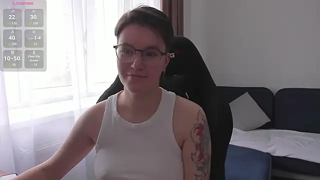 Snapshot of JessieFlower chatting on 06.27.26 JessieFlower online show from 06.27.26