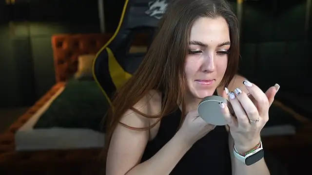 Snapshot of Grace_Fantasy chatting on 12.22.24 Grace Fantasy online show from 12.22.24