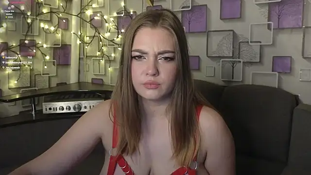 Snapshot of Grace_Fantasy chatting on 09.27.25 Grace Fantasy online show from 09.27.25