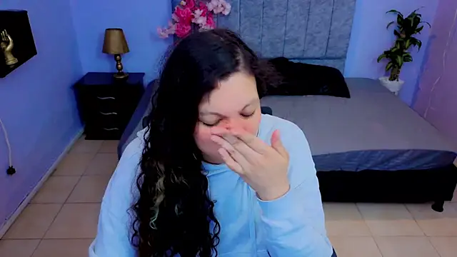 Lana stone  online show from 09.22.25