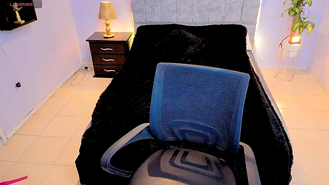 Lana stone  online show from 11.09.25