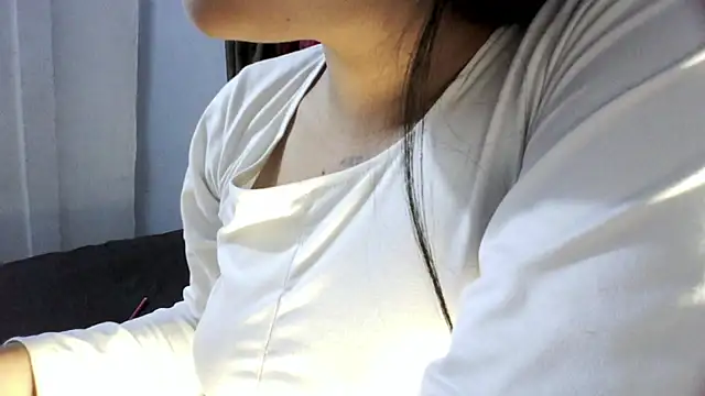 Snapshot of linzeysmith4 chatting on 05.30.26 linzeysmith4 online show from 05.30.26