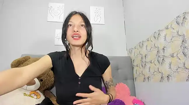 Snapshot of Emma-Wilson chatting on 01.31.25 Emma-Wilson online show from 01.31.25