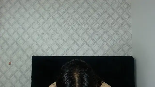 Snapshot of Emma-Wilson chatting on 02.13.25 Emma-Wilson online show from 02.13.25