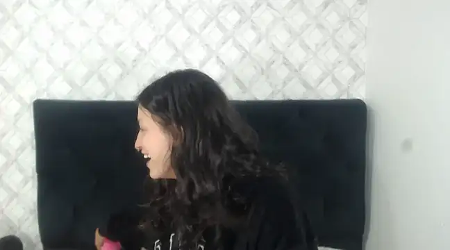 Snapshot of Emma-Wilson chatting on 02.20.25 Emma-Wilson online show from 02.20.25