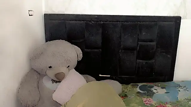 Michell Queen online show from 11.23.25