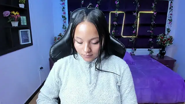 sweelanna   online show from 02.19.25