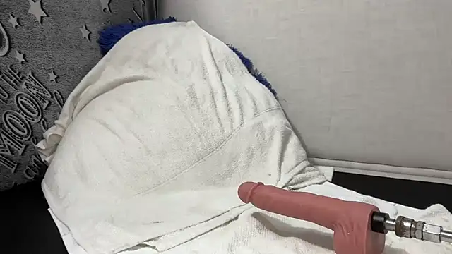 dominic brandd23 online show from 11.04.25