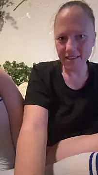 MoniqueLaFee online show from 06.14.26