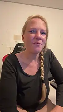 MoniqueLaFee online show from 07.27.26