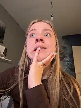 candy maggie online show from 11.19.25