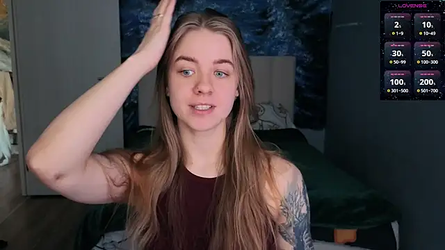 Snapshot of candy_maggie chatting on 03.22.26 candy maggie online show from 03.22.26