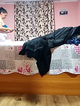 Snapshot of KristenVega chatting on 09.29.25 KristenVega online show from 09.29.25