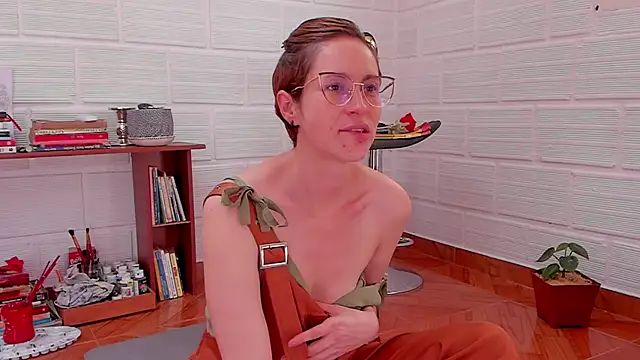 Snapshot of cuddlingbunny chatting on 01.18.25 cuddlingbunny online show from 01.18.25