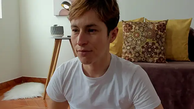 Snapshot of cuddlingbunny chatting on 02.18.25 cuddlingbunny online show from 02.18.25