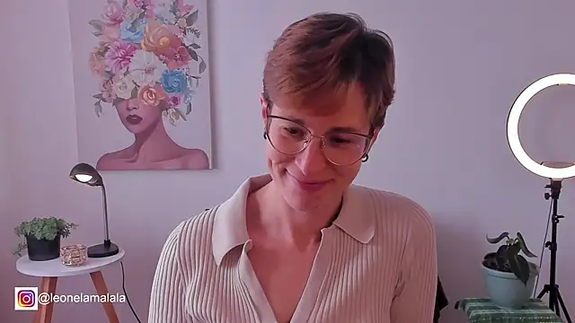 Snapshot of cuddlingbunny chatting on 03.13.25 cuddlingbunny online show from 03.13.25