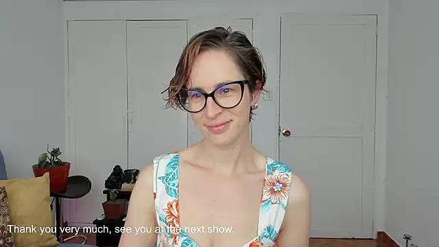 Snapshot of cuddlingbunny chatting on 10.22.25 cuddlingbunny online show from 10.22.25