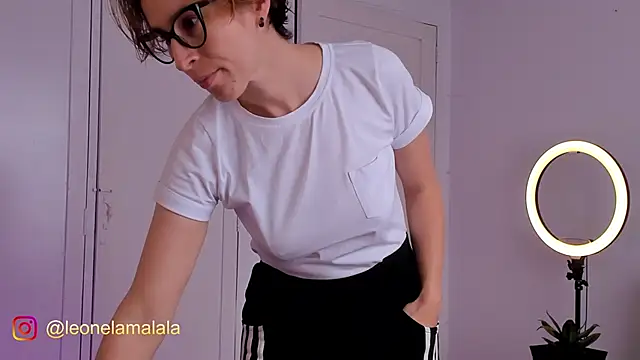 Snapshot of cuddlingbunny chatting on 11.03.25 cuddlingbunny online show from 11.03.25