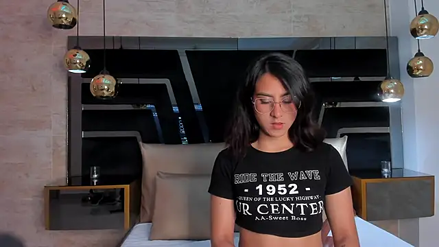 DaraBeckett online show from 09.19.25