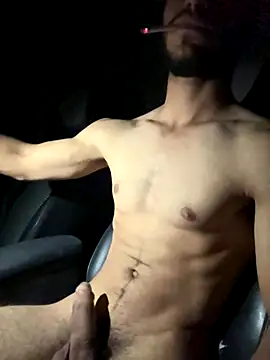 MuscleBoyy777 online show from 10.26.25