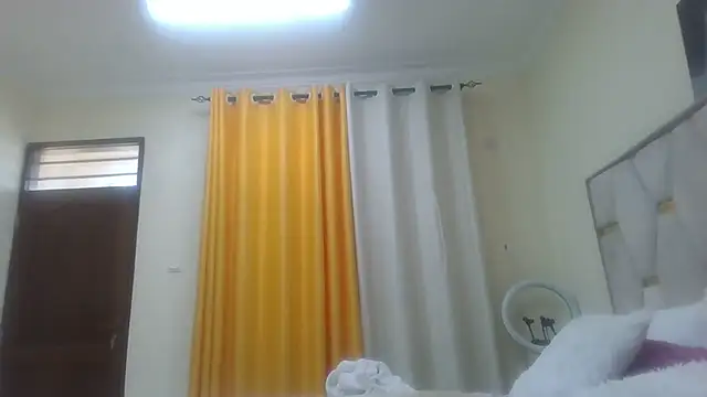 Snapshot of Fine_assie chatting on 02.26.25 Fine assie online show from 02.26.25