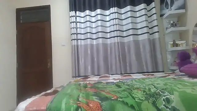 Snapshot of Fine_assie chatting on 10.16.25 Fine assie online show from 10.16.25