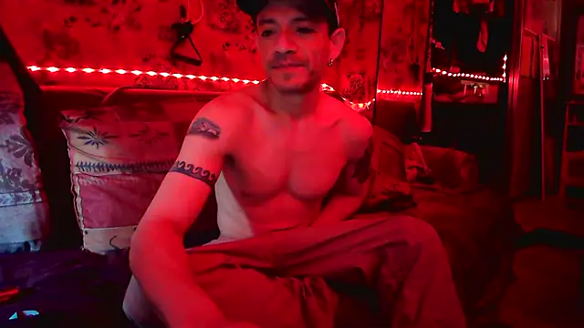 Snapshot of Tony_Torrente chatting on 01.06.25 Tony Torrente online show from 01.06.25